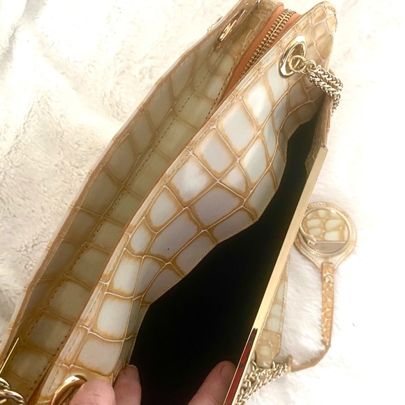 TRADE.!!  Like New! Roberto Cavalli Leather, Croc Embossed Handbag. - Picture 7 of 10